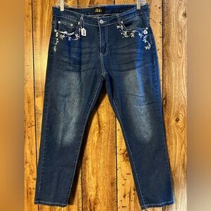 GUC dkin denim jeans. Size 18W.